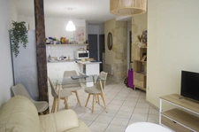 Immeuble à vendre VIC FEZENSAC (32) GENERANT 6 REVENUS LOCATIFS