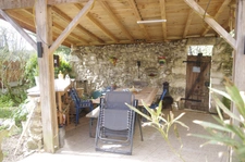 SAINT JEAN POUTGE 32, à vendre propriété de charme 8 pièces , dépendances et terrain arboré avec point d'eau.