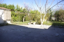 House for sale in Vic Fezensac 32190, 6 rooms, 2/3 bedrooms, South/East facing garden, well, garage and parking.