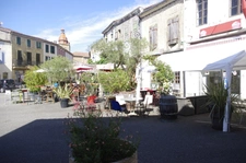 House for sale 8 rooms AIGNAN (32) with a surface area of 250 m² +105 m² commercial space or other.