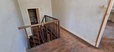 Maison en pierre à rénover de 139 m², dépendance 70 m² terrain 1500 m², garage.