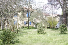 SAINT JEAN POUTGE 32, à vendre propriété de charme 8 pièces , dépendances et terrain arboré avec point d'eau.