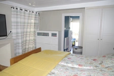 House for sale in Vic Fezensac 32190, 6 rooms, 2/3 bedrooms, South/East facing garden, well, garage and parking.
