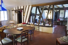 à VENDRE  proche Aignan  propriété de charme  sur 3646 m² de terrain avec piscine et Gîte séparé.