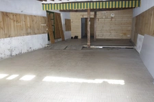 Stone building for sale in Vic-Fezensac (32) with commercial premises and accommodation to be renovated 
