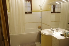 Maison à vendre PESSAN de 6 pièces, 4 chambres, terrain  et garage double.