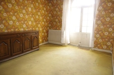 VIC FEZENSAC (32) à vendre Grande maison de ville de 230 m² avec grange, atelier et jardin.