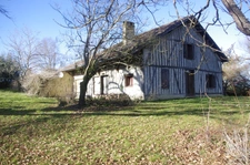 A vendre Maison landaise  5 pièces proche de NOGARO (32) sur grand terrain avec dépendances.