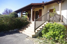 AUTERIVE 32, Maison à vendre  8 pièces; grand sous-sol, piscine sur terrain de 1500 m² .