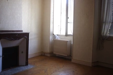 VIC FEZENSAC (32) à vendre Grande maison de ville de 230 m² avec grange, atelier et jardin.