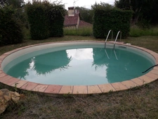 à VENDRE  proche Aignan  propriété de charme  sur 3646 m² de terrain avec piscine et Gîte séparé.