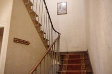 GONDRIN, MAISON EN PIERRE  AVEC COUR COMPRENANT DEUX APPARTEMENTS DE 5 ET 6 PIECES
