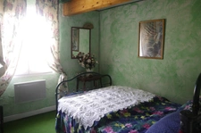 SAINT JEAN POUTGE 32, à vendre propriété de charme 8 pièces , dépendances et terrain arboré avec point d'eau.