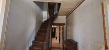 Maison en pierre à rénover de 139 m², dépendance 70 m² terrain 1500 m², garage.