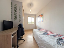 Saint-Léger-sur-Roanne — Maison de plain-pied 99m², 4 chambres et terrain de 2 224 m²