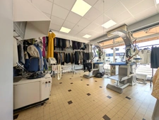 À VENDRE – PRESSING / BLANCHISSERIE – ROANNE CENTRE (42)