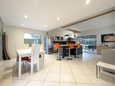 Maison à vendre 5 chambres - COMMELLE VERNAY (42120)