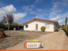 Saint-Léger-sur-Roanne — Maison de plain-pied 99m², 4 chambres et terrain de 2 224 m²
