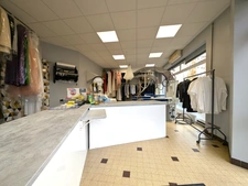 Local commercial loué – Investissement rentable – Roanne (42300)