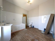 Villerest — Maison 277 m² 5 ch, piscine, sans vis-à-vis