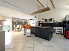 Maison à vendre 5 chambres - COMMELLE VERNAY (42120)