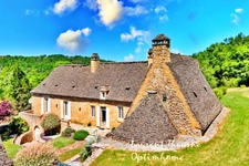 Retraite secrète au cœur du Périgord – Demeure noble du XVème siècle avec piscine et dépendances, entre patrimoine et nature préservée