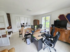 Maison 8 pièces 5 chambres sur terrain de 7372 m²