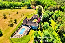 Retraite secrète au cœur du Périgord – Demeure noble du XVème siècle avec piscine et dépendances, entre patrimoine et nature préservée