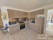 Maison plain-pied 5 pièces 3 chambres avec piscine chauffée sur terrain de 3 ha