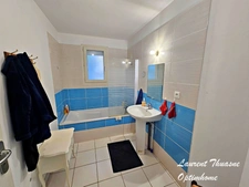 Maison plain-pied 5 pièces 3 chambres avec piscine chauffée sur terrain de 3 ha