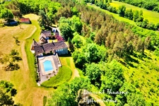 Retraite secrète au cœur du Périgord – Demeure noble du XVème siècle avec piscine et dépendances, entre patrimoine et nature préservée