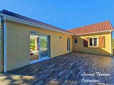 Maison plain-pied 5 pièces 3 chambres avec piscine chauffée sur terrain de 3 ha