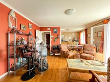 Belle vue mer: Entre centre ville et plages:  Appartement 68 m2 avec balcon- 2 chambres-cave-place de parking.