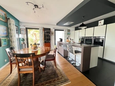 Belle propriété contemporaine située à Gouesnach - proche de la rivière de l'Odet.