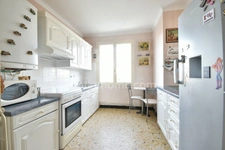 Belle vue mer: A deux du centre ville et des plages:  Appartement 68 m2, 2 chambres-cave-place de parking.