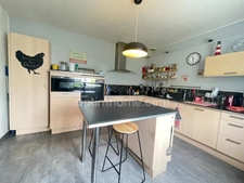  Trégourez: Maison néo-bretonne – 4 chambres, jardin, à 20 minutes de Quimper.