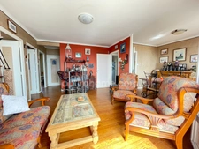 Belle vue mer: A deux du centre ville et des plages:  Appartement 68 m2, 2 chambres-cave-place de parking.