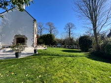 Bannalec : Maison de caractère en pierre- 4 chambres- Proche des commodités.