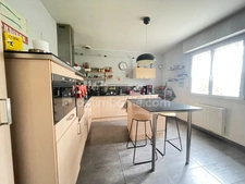  Trégourez: Maison néo-bretonne – 4 chambres, jardin, à 20 minutes de Quimper.
