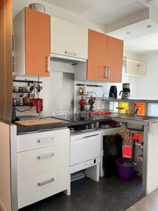 Studio apartment in Montpellier (34), 36m² - Balcony with no overlooking neighbors - With a view - Quiet - Lift - Parking - Cellar