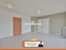 Un appartement prêt à vivre avec balcon et stationnement privatif