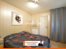 Cadre verdoyant, volumes généreux – Maison + logement indépendant à découvrir !