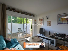 Cadre verdoyant, volumes généreux – Maison + logement indépendant à découvrir !