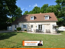 Cadre verdoyant, volumes généreux – Maison + logement indépendant à découvrir !