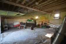  "Opportunité Exceptionnelle : Grange de 540 m² à Rénover, un Vaste Espace pour Votre Salon Séjour, Salle de Bain Spa et Salle de Billard !"