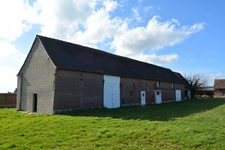  "Opportunité Exceptionnelle : Grange de 540 m² à Rénover, un Vaste Espace pour Votre Salon Séjour, Salle de Bain Spa et Salle de Billard !"