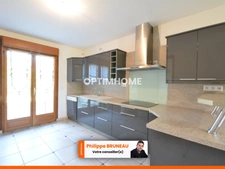 Idéal famille : spacieuse maison avec grand terrain arboré à Sylvain-les-Moulins