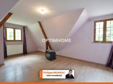 Idéal famille : spacieuse maison avec grand terrain arboré à Sylvain-les-Moulins