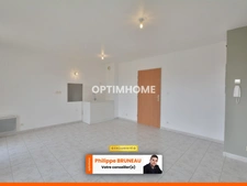 Un appartement prêt à vivre avec balcon et stationnement privatif