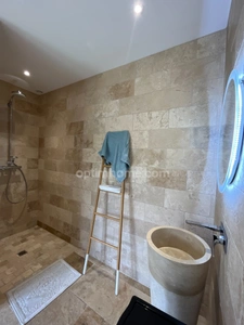 Pont-Audemer - Maison plain-pied - 5 chambres - 150 m2 - terrain 960 m2 - Cuisine équipée Chabert - Poêle à granulés - Terrasse + cuisine d’été